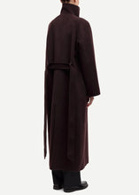 Load image into Gallery viewer, SAHANNE COAT | BLACK COFFEE SAMSOE SAMSOE