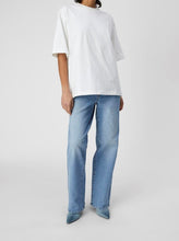 Load image into Gallery viewer, OBJGIMA 2/4 OVERSIZE T-SHIRT NOOS | CLOUD DANCER OBJECT
