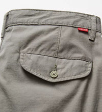 Load image into Gallery viewer, CARRIER CARGO SHORTS | SMOKEY OLIVE LEVI&#39;S