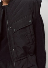 Load image into Gallery viewer, NISHA PUFFER WAISTCOAT | RAVEN DANTE6