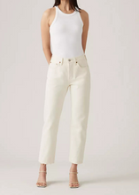 Load image into Gallery viewer, 501 CROP BOOPER NO DAMAGE | ECRU LEVI'S