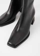 Load image into Gallery viewer, HEDDA BOOTS LEATHER | BLACK BY VAGABOND