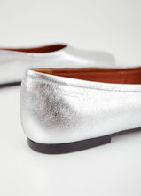 Load image into Gallery viewer, BALLERINA | SILVER METALLIC
