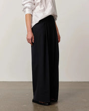 Load image into Gallery viewer, LOTUS PANTS | NAVY MELANGE HERSKIND
