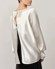 Load image into Gallery viewer, CANDY BLOUSE | CREME HERSKIND