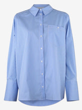Load image into Gallery viewer, TINE SHIRT | CRISPY BLUE SIX AMES
