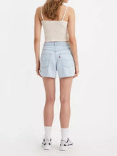 Load image into Gallery viewer, FEATHER WEIGHT MOM SHORT | POOLE PARTY - BLUE LEVI'S