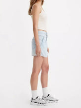 Load image into Gallery viewer, FEATHER WEIGHT MOM SHORT | POOLE PARTY - BLUE LEVI'S