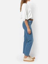 Load image into Gallery viewer, GWEN STRAIGHT DENIM PANTS L32 | MID-BLUE by AME