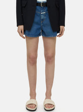 Load image into Gallery viewer, JOCY-X DENIM SHORTS | MID BLUE CLOSED