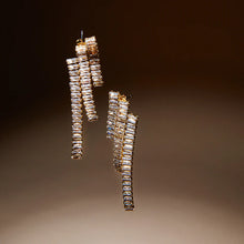 Load image into Gallery viewer, 5TH AVENUE EARRINGS | GOLD CLUB MANHATTAN