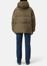 Load image into Gallery viewer, CROPPED PUFFER JACKET | CLOVER GREEN CLOSED