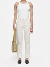 Load image into Gallery viewer, PEDAL PUSHER JEANS | IVORY CLOSED