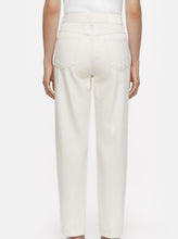 Load image into Gallery viewer, PEDAL PUSHER JEANS | IVORY CLOSED