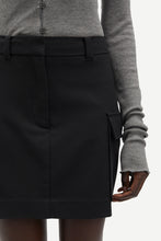 Load image into Gallery viewer, SAMAJ SKIRT | BLACK SAMSOE SAMSOE
