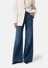 Load image into Gallery viewer, GLOW-UP WIDE JEANS | DARK BLUE