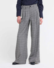 Load image into Gallery viewer, PANSMOKEY | BLACK OUR SISTER