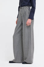 Load image into Gallery viewer, PANSMOKEY | BLACK OUR SISTER