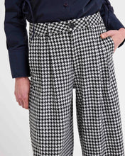 Load image into Gallery viewer, PANSMOKEY | BLACK OUR SISTER