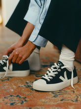 Load image into Gallery viewer, VEJA WATA II LOW CANVAS | BLACK PIERRE
