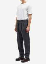 Load image into Gallery viewer, SABERTIL TROUSERS | DARK GREY SAMSOE SAMSOE