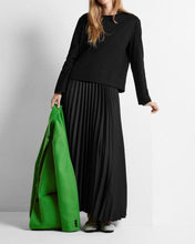 Load image into Gallery viewer, SLFESSENTIAL LS BOXY TEE | BLACK SELECTED