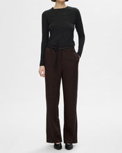 Load image into Gallery viewer, SLFMANJA LS O-NECK | BLACK SELECTED