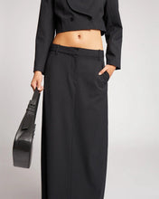 Load image into Gallery viewer, SUTTLE SKIRT | BLACK MUNTHE