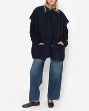 Load image into Gallery viewer, INES SLEEVELESS WOOLY JACKET | NAVY AME