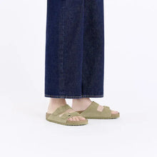 Load image into Gallery viewer, ARIZONA  SOFT FOOTBED LEATHER FADED KHAKI Mellow Concept