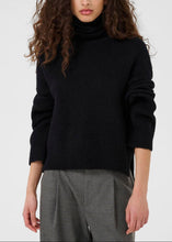 Load image into Gallery viewer, ALPHAGZ ROLLNECK | BLACK GESTUZ