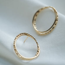 Load image into Gallery viewer, BOUCLE D'OREILLE MARIE-LOU | PLAQUE OR TIROIR DE LOU
