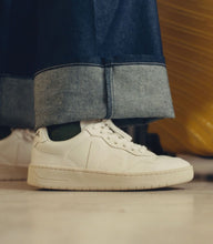 Load image into Gallery viewer, V-90 OT LEATHER | WHITE VEJA