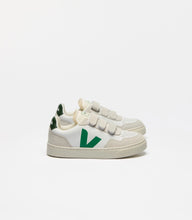 Load image into Gallery viewer, SMALL V-90 OT LEATHER | WHITE EMERAUDE VEJA