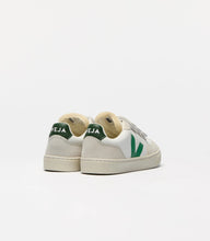 Load image into Gallery viewer, SMALL V-90 OT LEATHER | WHITE EMERAUDE VEJA