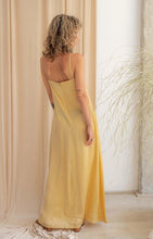Load image into Gallery viewer, MAXI DRESS | VANILLA