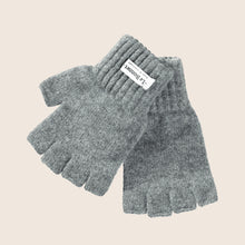 Load image into Gallery viewer, le bonnet en laine gris clair mitaines