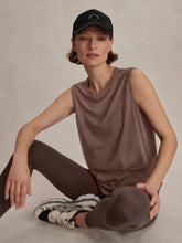 Load image into Gallery viewer, Varley NOLAN SEAMLESS LONGLINE TANK | COFFEE QUARTZ