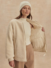 Load image into Gallery viewer, SERINA REVERSIBLE QUILT JACKET SANDSHELL M VARLEY