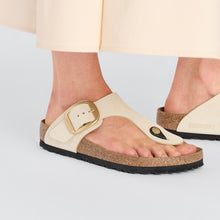 Charger l&#39;image dans la galerie, GIZEH BIG BUCKLE NUBUCK LEATHER | ECRU BIRKENSTOCK