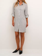 Charger l&#39;image dans la galerie, MILIA SHIRT DRESS | CHALK/BLACK STRIPE KAFFE