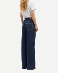 SHELLY JEANS | DARK LAKE SAMSOE SAMSOE