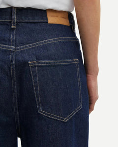 SHELLY JEANS | DARK LAKE SAMSOE SAMSOE