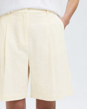 Load image into Gallery viewer, SLFMETTE JACQUARD SHORTS | SNOW WHITE SELECTED