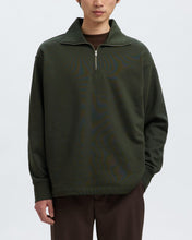 Load image into Gallery viewer, SLHRELAXARON LS HALF ZIP SWEAT  | DEEP FOREST SELECTED