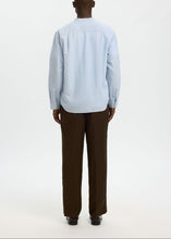 Load image into Gallery viewer, SLHREGCLAY LINENBLEND LS SHIRT BAND | DUSTED BLUE MIX WHITE SELECTED MEN
