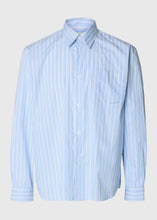 Load image into Gallery viewer, SLHRLXHOTEL AMOUR EMB LS SHIRT |  LIGHT BLUE MULTI SELECTED MEN