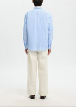 Load image into Gallery viewer, SLHRLXHOTEL AMOUR EMB LS SHIRT |  LIGHT BLUE MULTI SELECTED MEN