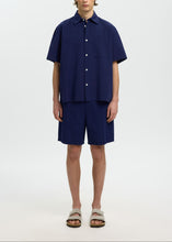Load image into Gallery viewer, SLHRLXSTUART SEERSUCKER SS SHIRT | OCEAN CAVERN SELECTED MEN