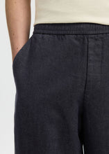Load image into Gallery viewer, SLH-BARREL HARVEY WILL LINEN BLEND PANT | DARK NAVY WON HUNDRED